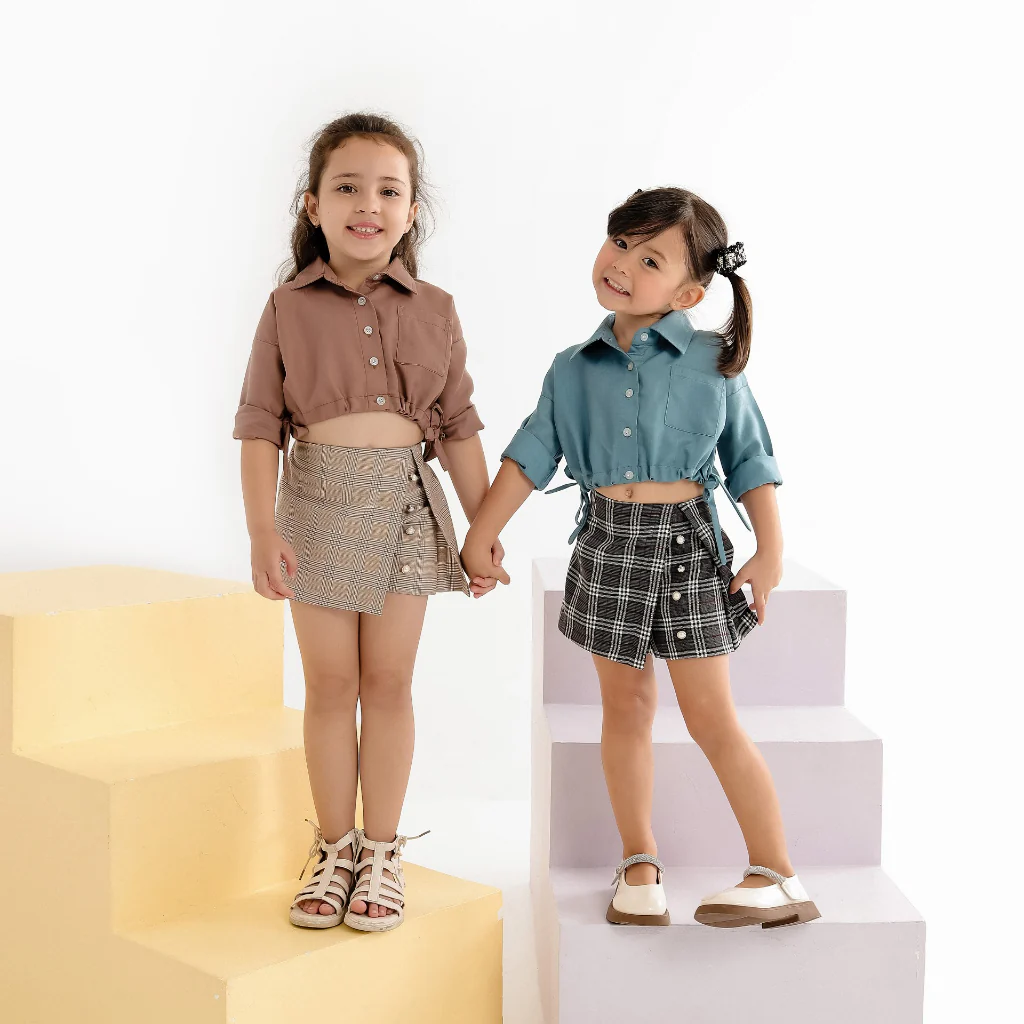 Kiku Oversized Crop Top - Image 5