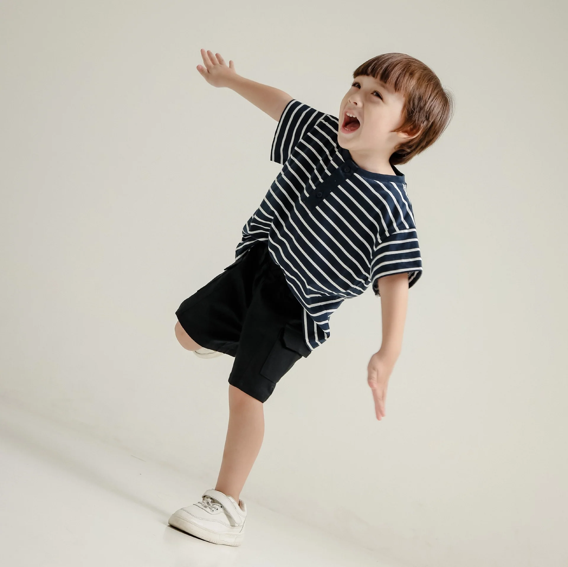 Juna Oversized Top - Image 9